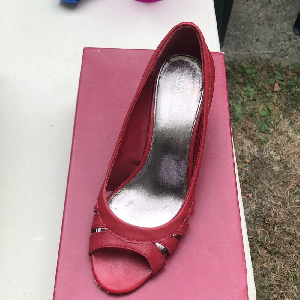 Peep toe wedges